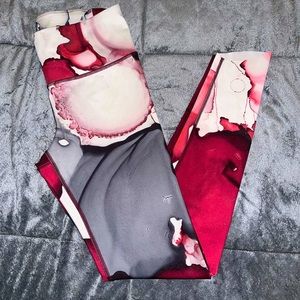 UNDER ARMOUR heat gear leggings. Sz Small.